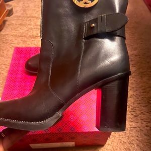 Ankle boots worn once